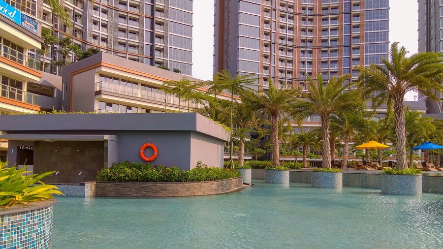 Best Price Studio Apartment at Gold Coast