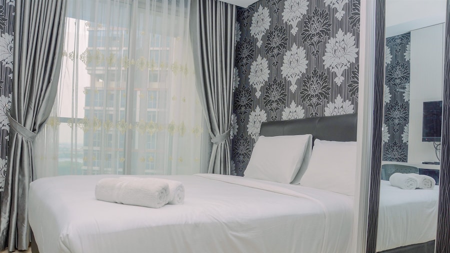 Best Price Studio Apartment at Gold Coast