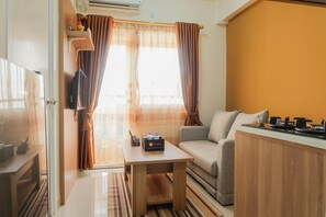 Interior - Fully Furnished and Comfortable 2BR Green Pramuka Apartment (Jakarta)