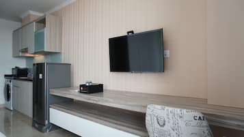 Room | Living area | TV