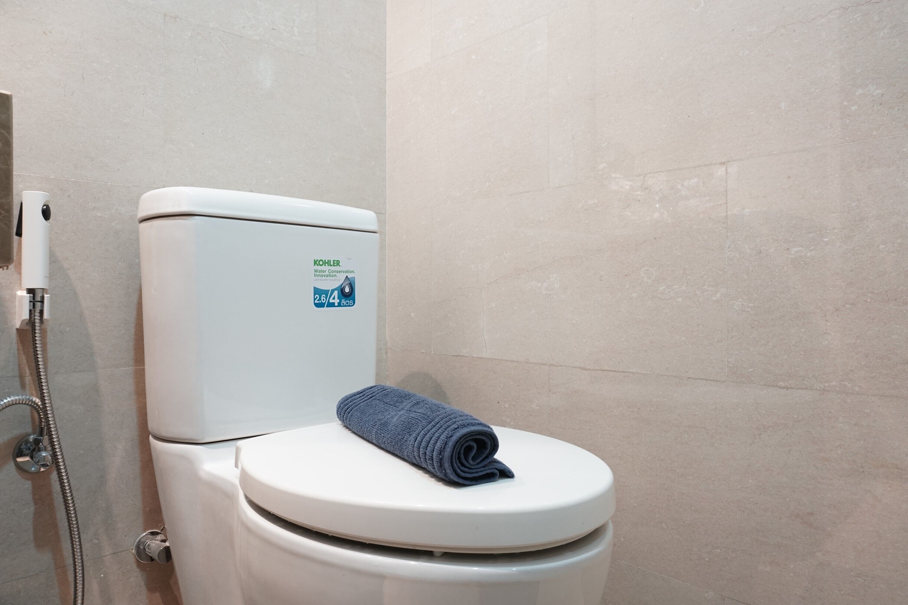 Room | Bathroom | Shower, towels