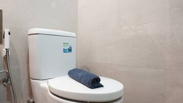 Room | Bathroom | Shower, towels