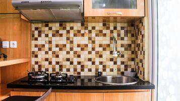 Rom | Eget kjøkken | Kjøleskap, kokeplater og kjøkkenutstyr