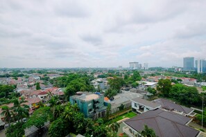 Room | City view - Comfortable 2BR Bona Vista Apartment (Jakarta)