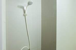 Room | Bathroom | Shower, towels