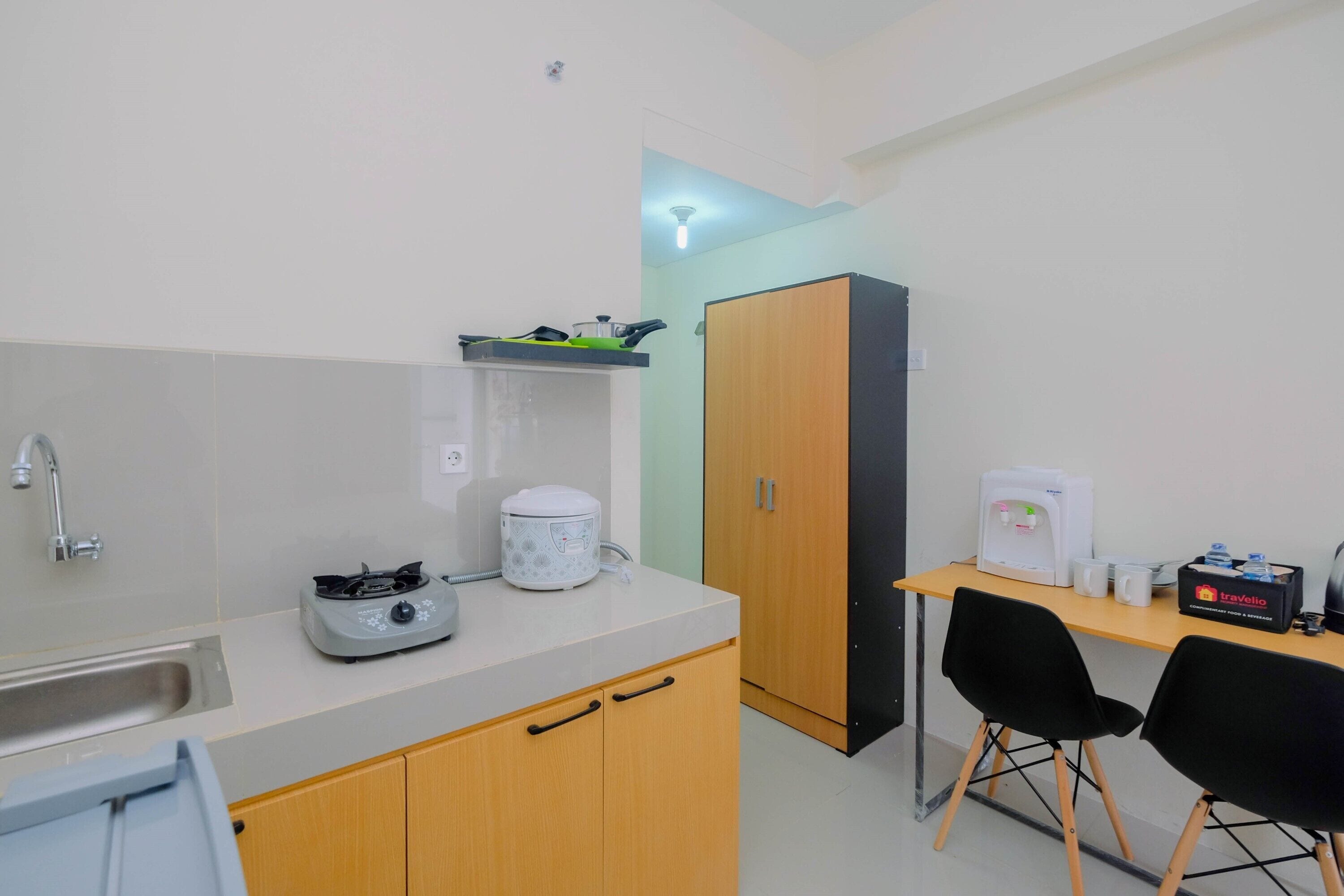 Quarto | Cozinha americana privada | Geladeira, cooktop, talheres/pratos/utensílios de cozinha