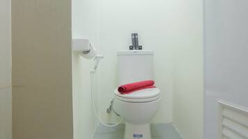 Room | Bilik Mandi | Pancuran mandi, tuala disediakan