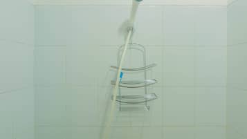 Room | Bathroom | Shower, towels