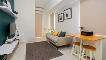 Zimmer | Wohnbereich | Fernseher