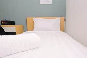 Room | Free WiFi, bed sheets - Affordable Room at Guesthouse Galuh Mas (Karawang)