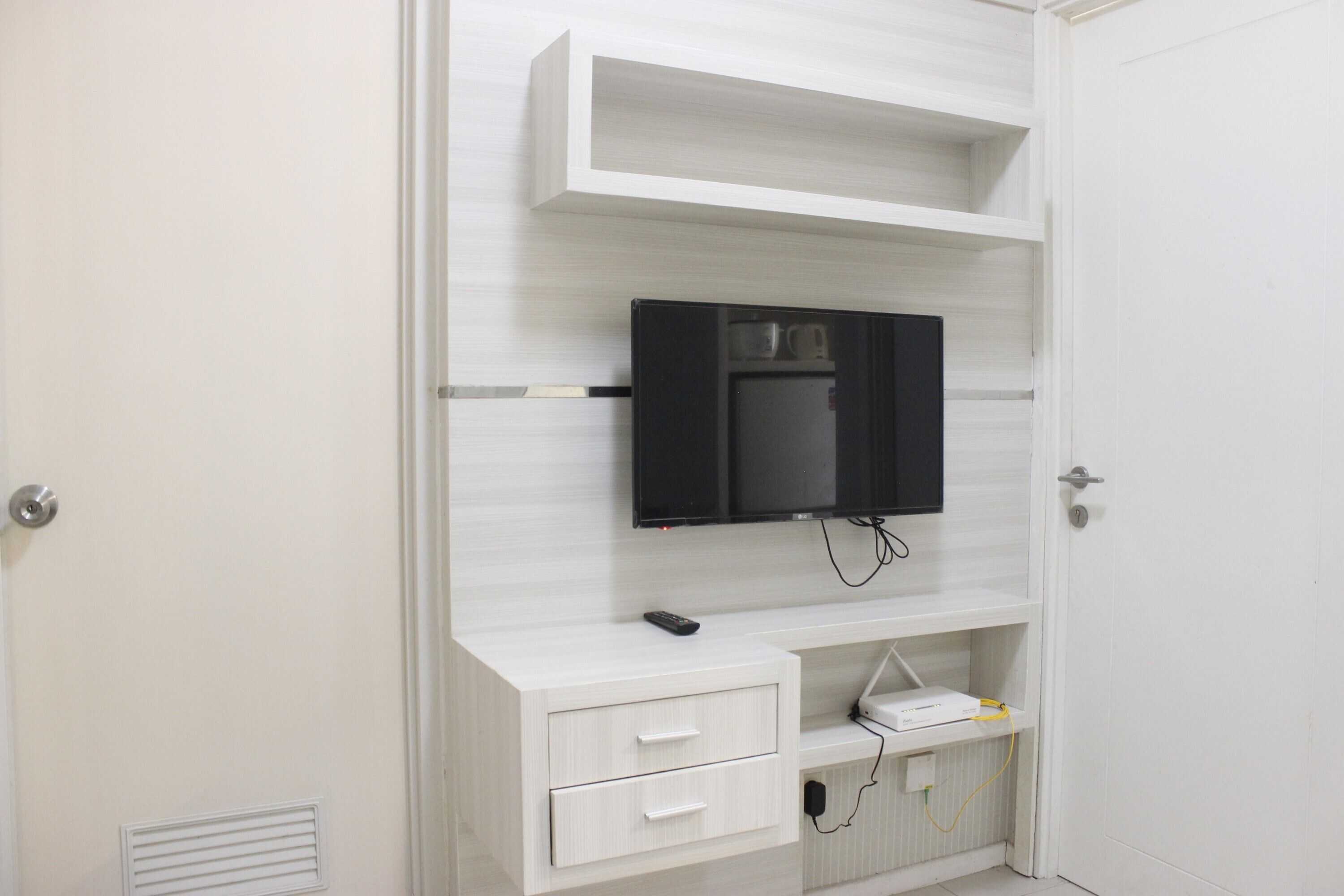 Quarto | Sala de estar | TV