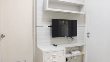 Quarto | Sala de estar | TV