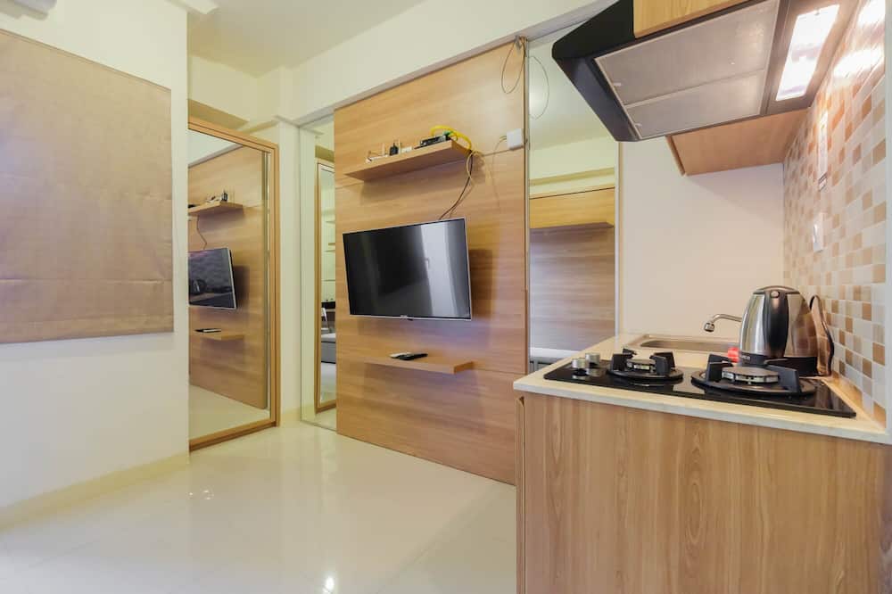 Modern Studio Apartment 26th on Top of Green Pramuka Mall