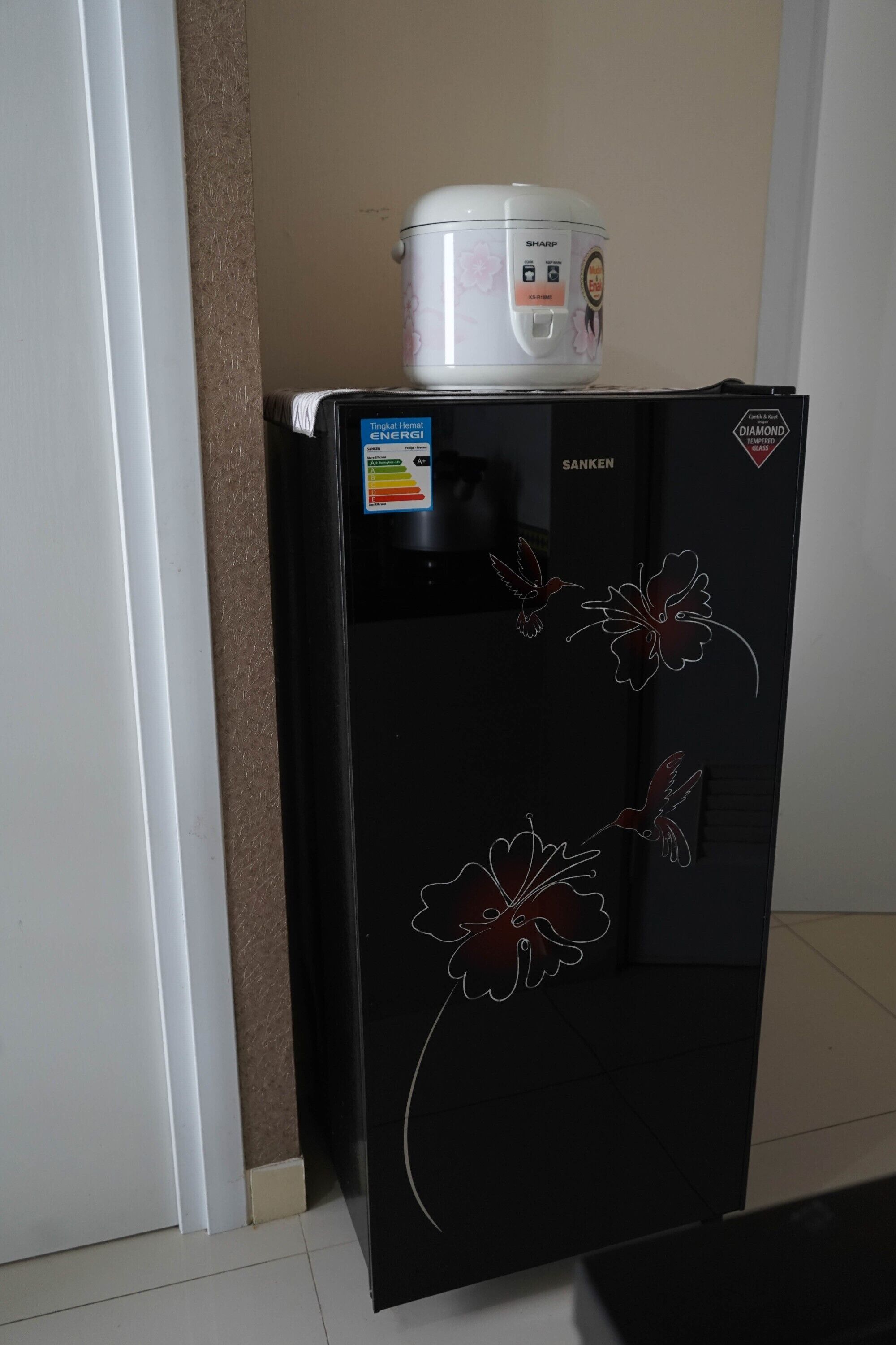 Quarto | Cozinha privada | Geladeira, cooktop, talheres/pratos/utensílios de cozinha