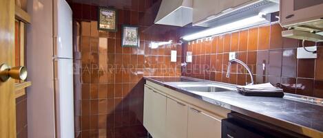 Fridge, microwave, dishwasher, coffee/tea maker