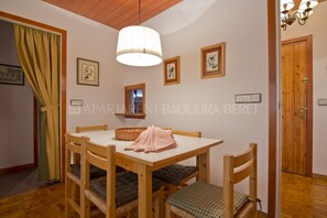 Dining - Haro - Edificio Saumet (Baqueira)