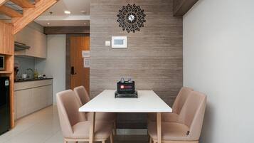 Room | In-room dining