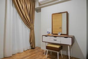 Room | 2 bedrooms, free WiFi, bed sheets - Modern 2BR Apartment at Maqna Residence (Jakarta)