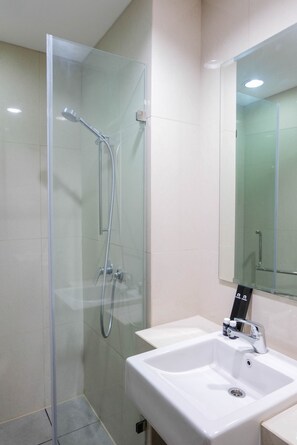 Chambre | Lavabo de la salle de bain