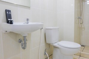 Room | Bathroom | Shower, towels