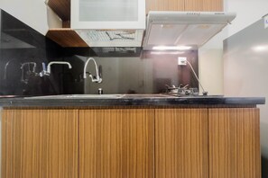 Phòng | Bếp riêng | Tủ lạnh, bếp nấu, dụng cụ nấu nướng/bát dĩa/dao nĩa 