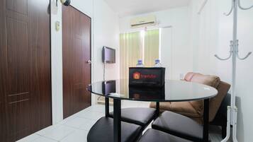 Room | Living area | TV