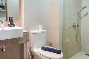 Habitación | Baño | Ducha y toallas