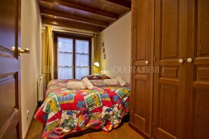 1 bedroom, free WiFi, bed sheets - Acebo - Val de Ruda - Two Bedroom Apartment, Sleeps 6 (Baqueira)