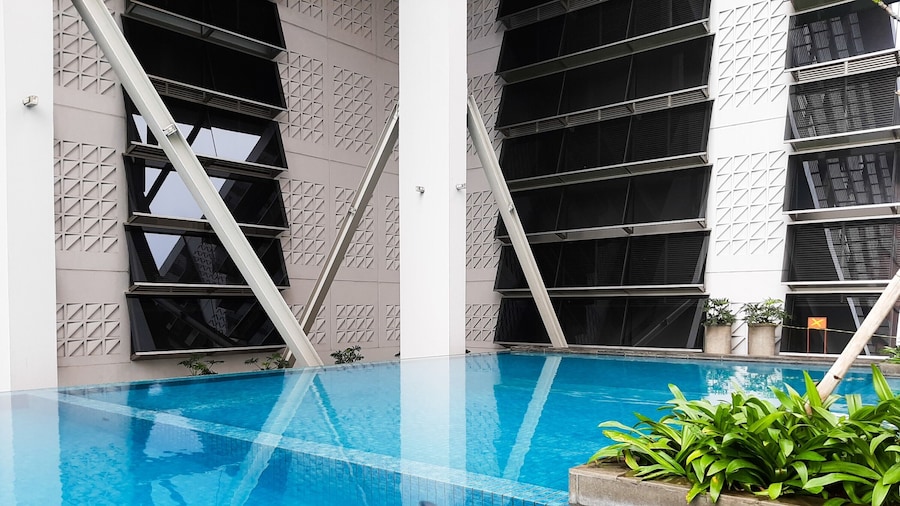 Luxurious and Comfy 2BR Paddington Heights Alam Sutera Apartment