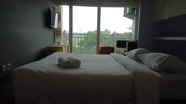 واي فاي مجانًا وملاءات أسرّة