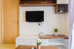 Room | Room amenity - Best Deal 3BR Bassura Apartment (Jakarta)