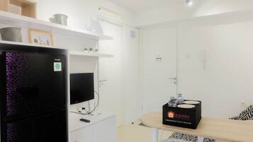 Fridge, stovetop, cookware/dishes/utensils