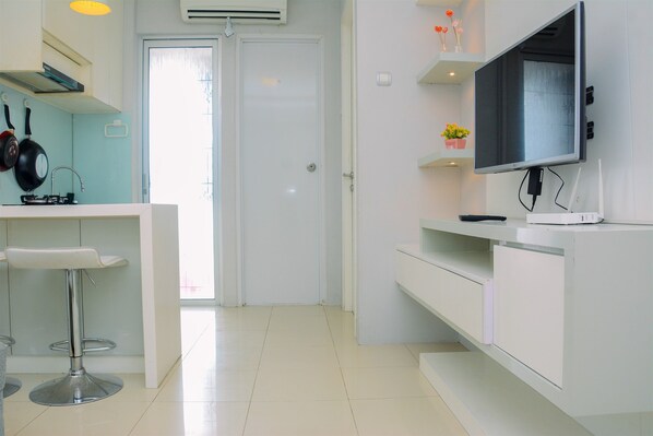 Private kitchen - Chic and Cozy 2BR Apartment at Bassura City (Jakarta)