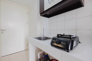 룸 | 전용 주방 | 냉장고, 쿡탑, 조리 도구/접시/주방 기구