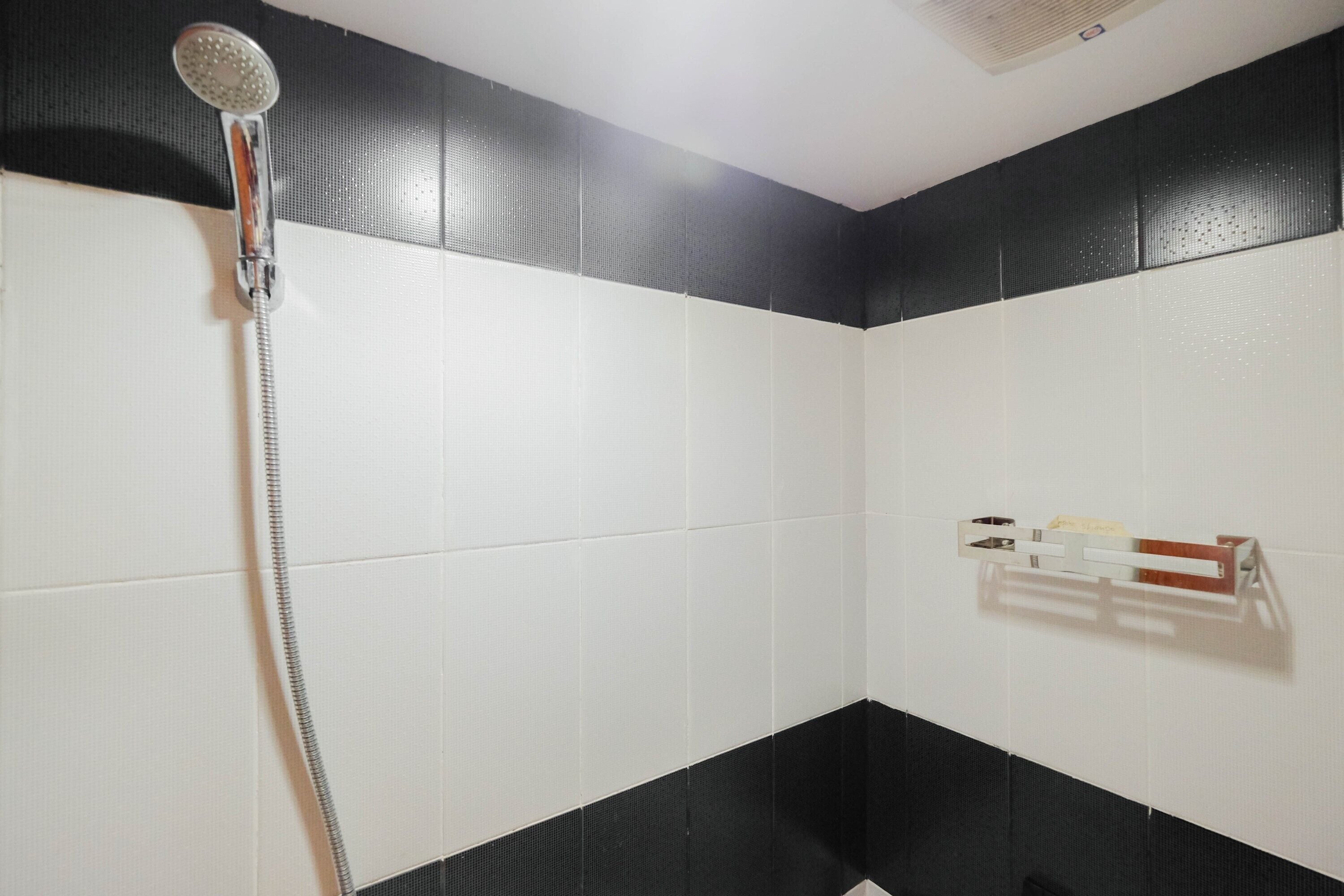 Room | Bathroom | Shower, towels