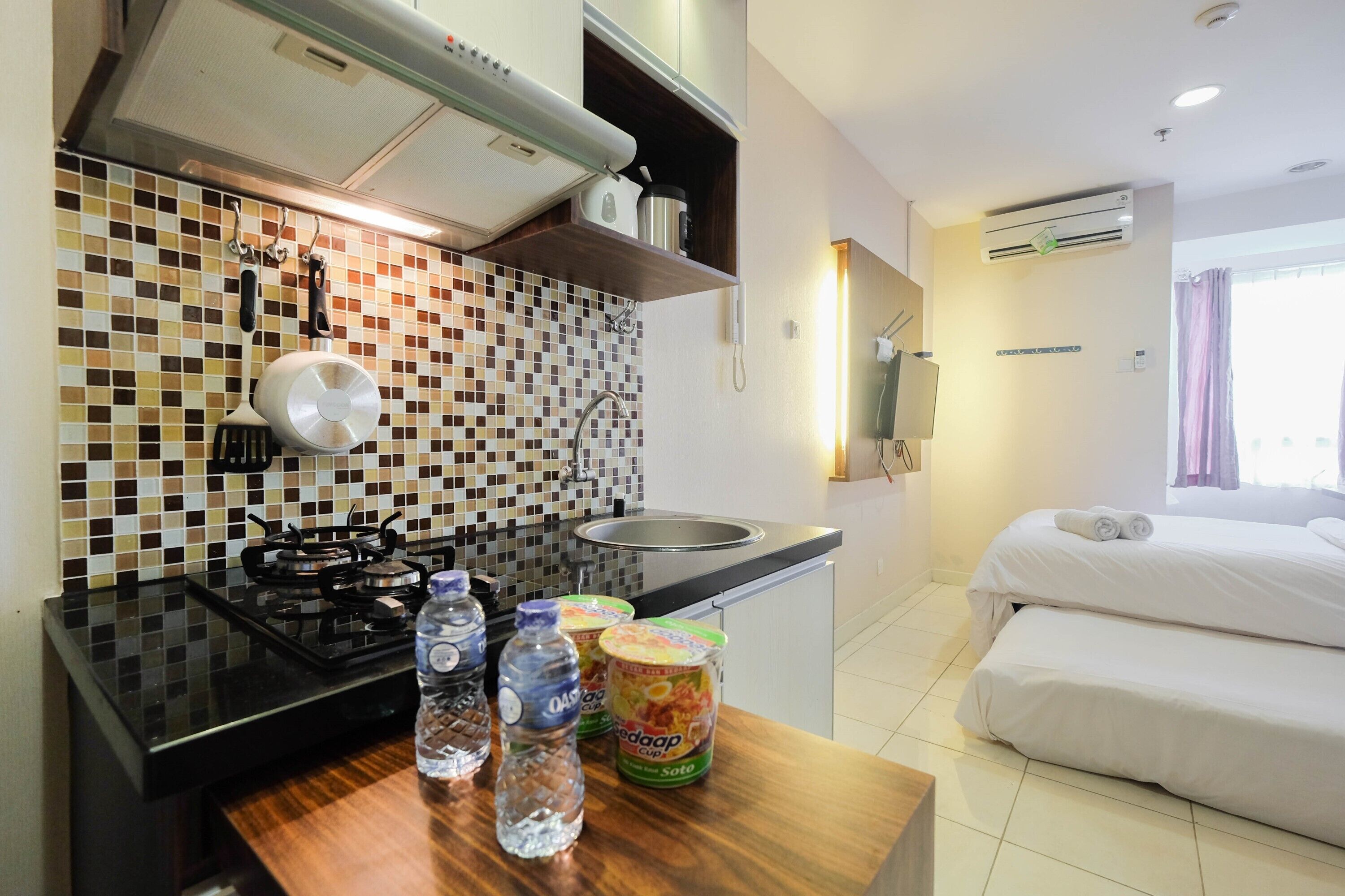 Room | Living area | TV