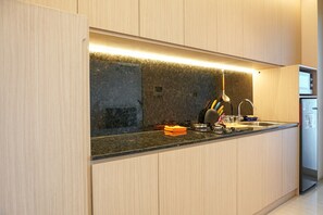 Chambre | Coin cuisine privé | Réfrigérateur, plaque de cuisson