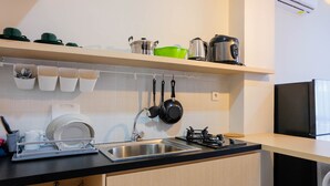 Kamar | Dapur pribadi | Lemari es, kompor, dan peralatan masak/sendok-piring