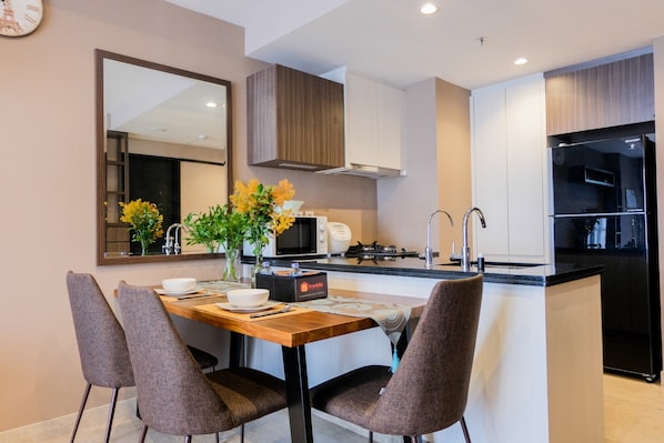 Room | In-room dining - Highest Value 1BR Apartment at The Branz BSD (Pagedangan)
