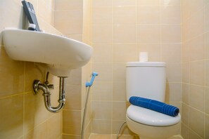 Room | Bathroom | Shower, towels