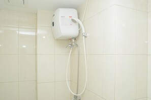 Room | Bathroom | Shower, towels