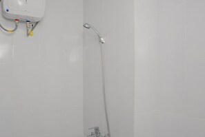 Room | Bathroom | Shower, towels - Town View Studio Apartement @ Patraland Urbano (Bekasi)
