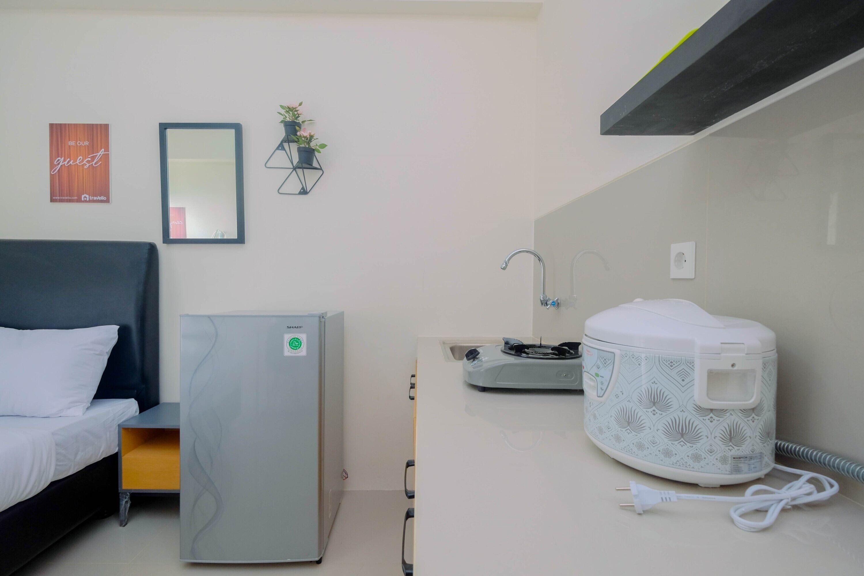 Room | Private kitchen | Fridge, stovetop, cookware/dishes/utensils