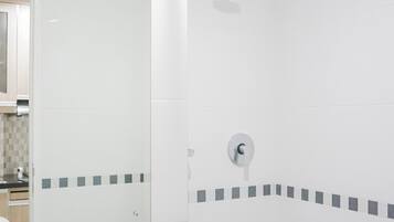 Room | Bathroom | Shower, towels