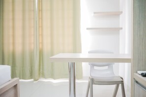 Room | In-room dining