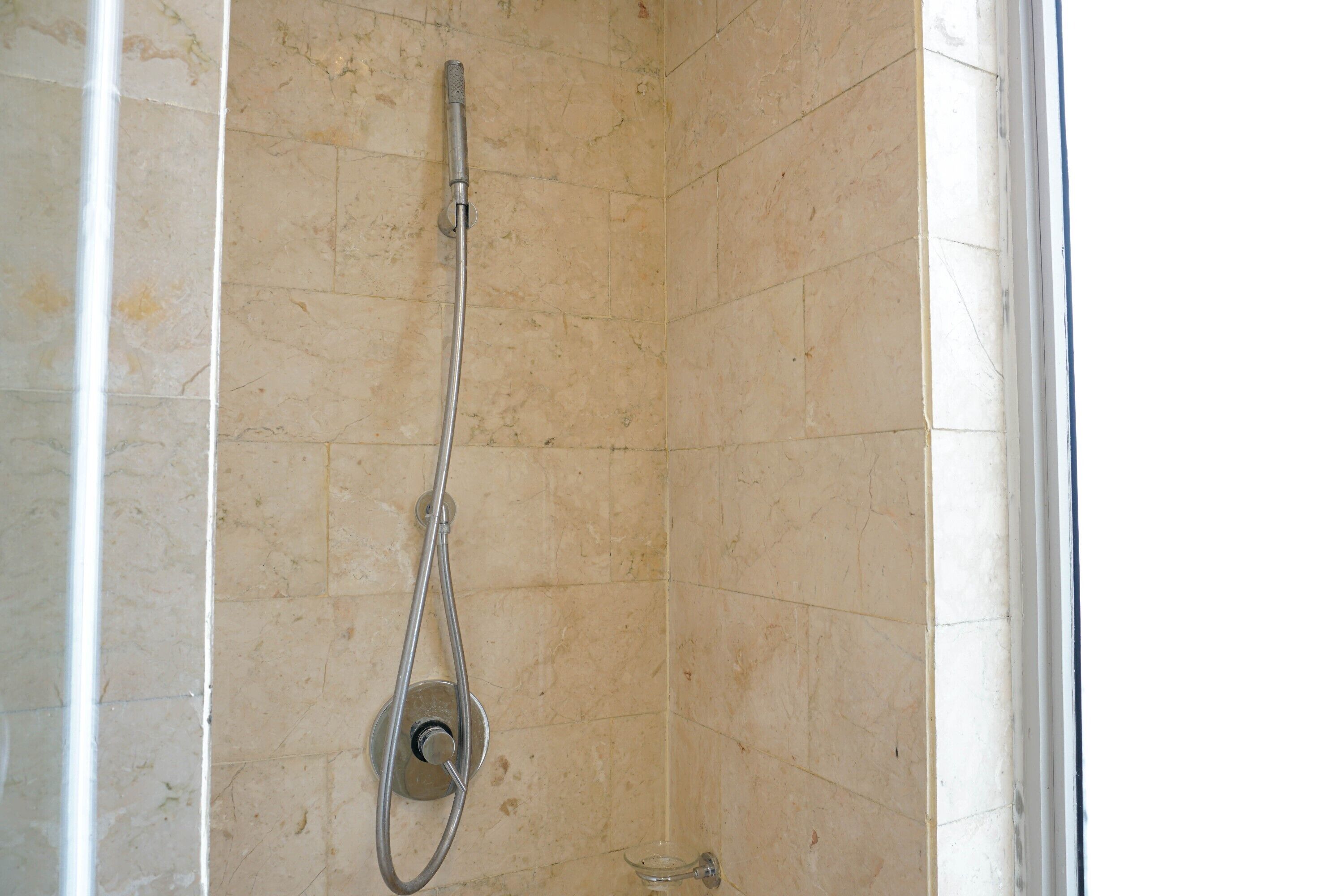 Habitación | Baño | Ducha y toallas