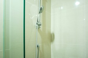Zimmer | Badezimmer | Dusche, Handtücher