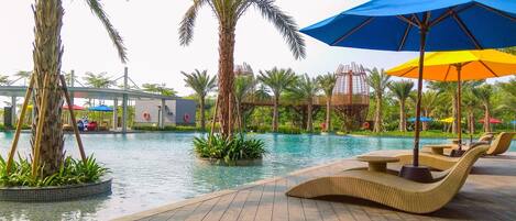 حمّام سباحة خارجي