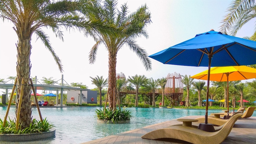 Best View 1BR Apartment at Gold Coast PIK By Travelio