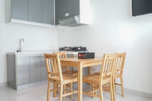 Room | In-room dining